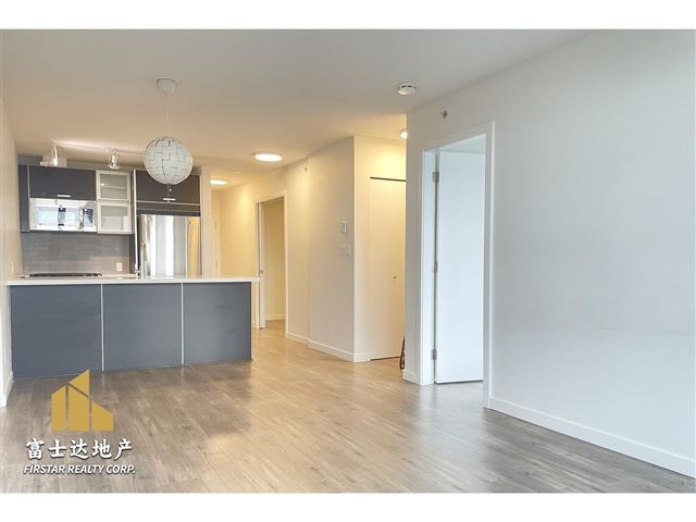 Park Place - 10xx 9881 Whalley Boulevard - photo 1